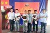 Lãnh đạo Thị uỷ Trảng Bàng tặng hoa chúc mừng các đảng viên Chi bộ Công ty.