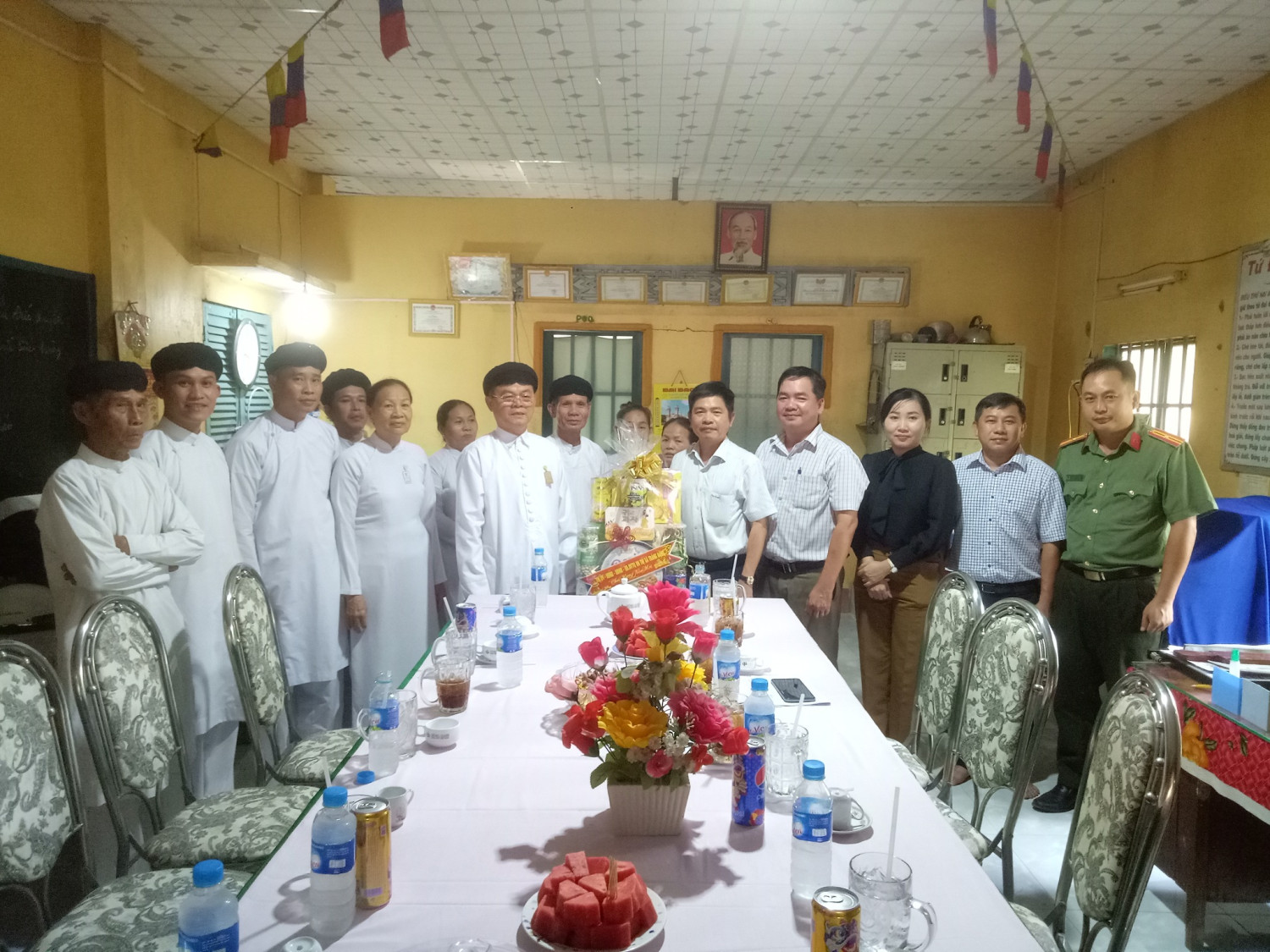 Thị xã Trảng Bàng: Chủ tịch UBND thị xã Trảng Bàng thăm, chúc Tết các cơ sở tôn giáo